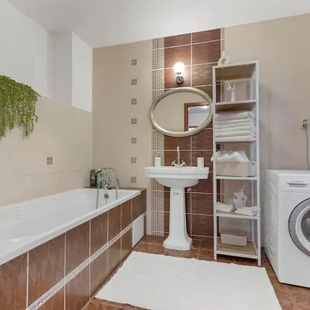 Exclusive In Centre Апартаменты *